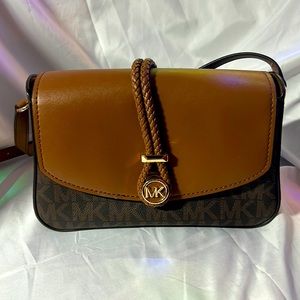 NWT Michael Kors Lea Brown/Luggage MD Flap MSGR Crossbody Purse